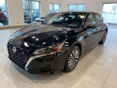  2025 Nissan Altima SV FWD at Maxx Loans near St&period; Adrian&comma; MI