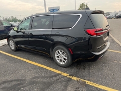 Used 2023 Chrysler Pacifica Touring L FWD at Maxx Loans near ,
