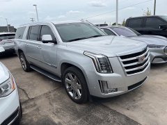 Used 2020 Cadillac Escalade ESV 4d SUV 4WD Luxury at Maxx Loans near St. Adrian, MI