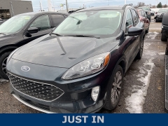 Used 2022  Ford Escape Titanium AWD at Maxx Loans near St&period; Adrian&comma; MI
