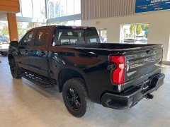 Used 2021 Chevrolet Silverado 1500 4WD Crew Cab 147" LT Trail Boss at Suburban Ford of Sterling Heights near Sterling Heights, MI