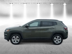 Used 2018 Jeep Compass Latitude 4x4 at Suburban Ford of Sterling Heights near Sterling Heights, MI