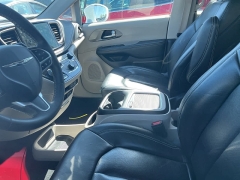 Used 2022 Chrysler Pacifica Hybrid Touring L FWD at Suburban Ford of Sterling Heights near Sterling Heights, MI