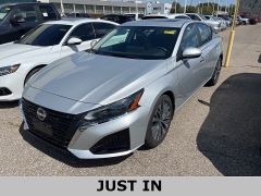 Used 2024 Nissan Altima 2.5 SV Sedan at Suburban Ford of Sterling Heights near Sterling Heights, MI