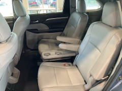 Used 2019 Toyota Highlander Limited V6 AWD (Natl) at Maxx Loans near St. Adrian, MI
