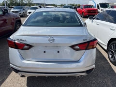 Used 2024 Nissan Altima 2.5 SV Sedan at Suburban Ford of Sterling Heights near Sterling Heights, MI