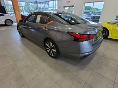 Used 2022  Nissan Altima 2&period;5 SV Sedan at Maxx Loans near St&period; Adrian&comma; MI