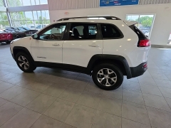 Used 2018  Jeep Cherokee Trailhawk Leather Plus 4x4 at Maxx Loans near St&period; Adrian&comma; MI