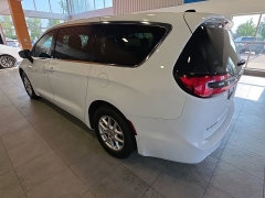 Used 2024  Chrysler Pacifica Touring L FWD at Maxx Loans near St&period; Adrian&comma; MI