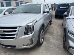 Used 2020 Cadillac Escalade ESV 4d SUV 4WD Luxury at Maxx Loans near St. Adrian, MI