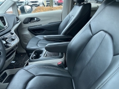 Used 2023  Chrysler Pacifica Touring L FWD at Maxx Loans near St&period; Adrian&comma; MI