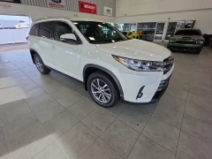 Used 2019  Toyota Highlander V6 AWD &lpar;Natl&rpar; at Maxx Loans near St&period; Adrian&comma; MI