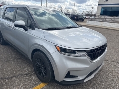 Used 2022  Kia Carnival LX Seat Package FWD at Maxx Loans near St&period; Adrian&comma; MI