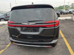 Used 2023 Chrysler Pacifica Touring L FWD at Maxx Loans near ,