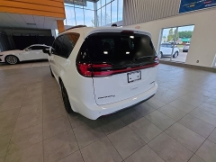 Used 2025  Chrysler Pacifica Limited FWD at Maxx Loans near St&period; Adrian&comma; MI