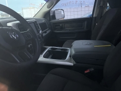 Used 2019  Ram 1500 Classic Express 4x4 Crew Cab 5'7" Box at Maxx Loans near St&period; Adrian&comma; MI