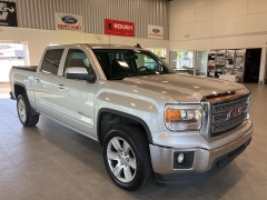 Used 2015  GMC Sierra 1500 4WD Crew Cab 143.5" SLE at Maxx Loans near St. Adrian, MI