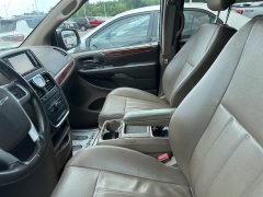 Used 2013 Chrysler Town & Country 4d Wagon Touring at Suburban Ford of Sterling Heights near Sterling Heights, MI