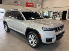 Used 2021  Jeep Grand Cherokee L Limited 4x4 at Maxx Loans near St. Adrian, MI