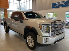 Used 2022  GMC Sierra 3500HD 4WD Crew Cab Denali at Maxx Loans near St. Adrian, MI
