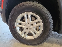 Used 2023  Jeep Grand Cherokee Laredo 4x4 at Maxx Loans near St&period; Adrian&comma; MI