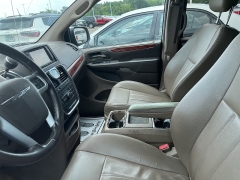 Used 2013 Chrysler Town & Country 4d Wagon Touring at Suburban Ford of Sterling Heights near Sterling Heights, MI