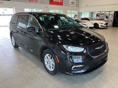 Used 2023 Chrysler Pacifica Touring L FWD at Maxx Loans near St. Adrian, MI