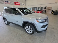 Used 2024  Jeep Compass Latitude 4x4 at Maxx Loans near St&period; Adrian&comma; MI