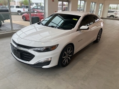 Used 2020 Chevrolet Malibu 4d Sedan RS at Maxx Loans near ,