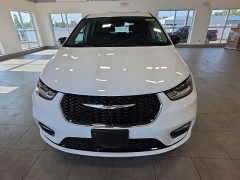 Used 2024  Chrysler Pacifica Touring L FWD at Maxx Loans near St&period; Adrian&comma; MI