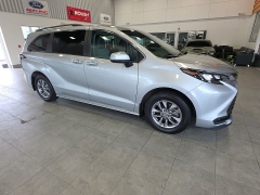Used 2024  Toyota Sienna AWD &lpar;Natl&rpar; at Maxx Loans near St&period; Adrian&comma; MI
