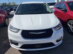 Used 2022 Chrysler Pacifica Hybrid Touring L FWD at Suburban Ford of Sterling Heights near Sterling Heights, MI