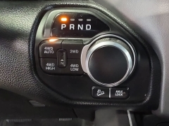 Used 2019  Ram 1500 Big Horn&sol;Lone Star 4x4 Crew Cab 5'7" Box at Maxx Loans near St&period; Adrian&comma; MI