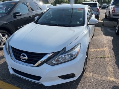 Used 2018 Nissan Altima 2.5 SL Sedan at Suburban Ford of Sterling Heights near Sterling Heights, MI