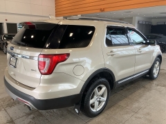Used 2017  Ford Explorer 4d SUV 4WD XLT at Maxx Loans near St&period; Adrian&comma; MI