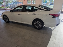 Used 2025  Nissan Altima SV FWD at Maxx Loans near St&period; Adrian&comma; MI