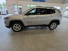 Used 2024  Jeep Compass Latitude 4x4 at Maxx Loans near St&period; Adrian&comma; MI