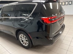 Used 2026  Chrysler Pacifica Limited FWD at Maxx Loans near St&period; Adrian&comma; MI
