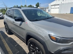 Used 2022  Jeep Cherokee Trailhawk 4x4 at Maxx Loans near St&period; Adrian&comma; MI
