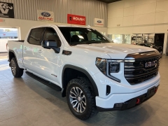 Used 2022  GMC Sierra 1500 4WD Crew Cab AT4 at Maxx Loans near St. Adrian, MI