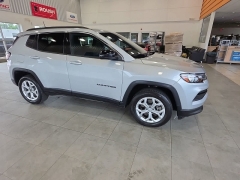 Used 2024  Jeep Compass Latitude 4x4 at Maxx Loans near St&period; Adrian&comma; MI