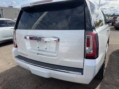 Used 2017 GMC Yukon XL 4d SUV 4WD Denali at Maxx Loans near St. Adrian, MI