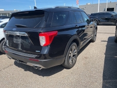 Used 2020 Ford Explorer 4d SUV 4WD Platinum 3.0L EcoBoost at Suburban Ford of Sterling Heights near Sterling Heights, MI