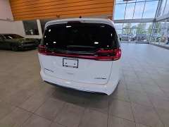 Used 2025  Chrysler Pacifica Limited FWD at Maxx Loans near St&period; Adrian&comma; MI