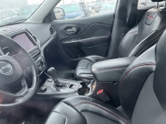 Used 2019  Jeep Cherokee Trailhawk 4x4 at Maxx Loans near St&period; Adrian&comma; MI