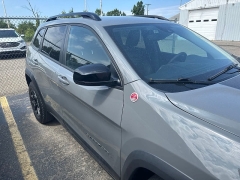 Used 2022  Jeep Cherokee Trailhawk 4x4 at Maxx Loans near St&period; Adrian&comma; MI