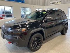 Used 2021  Jeep Cherokee Trailhawk 4x4 at Maxx Loans near St&period; Adrian&comma; MI
