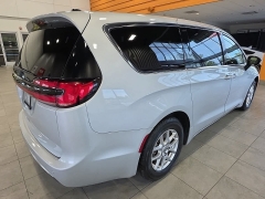 Used 2024  Chrysler Pacifica Touring L FWD at Maxx Loans near St&period; Adrian&comma; MI