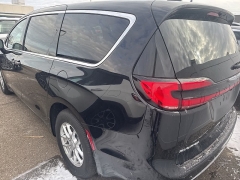 Used 2026  Chrysler Pacifica Select FWD at Maxx Loans near St&period; Adrian&comma; MI