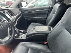 Used 2018 Toyota Highlander Limited V6 AWD (Natl) at Maxx Loans near St. Adrian, MI